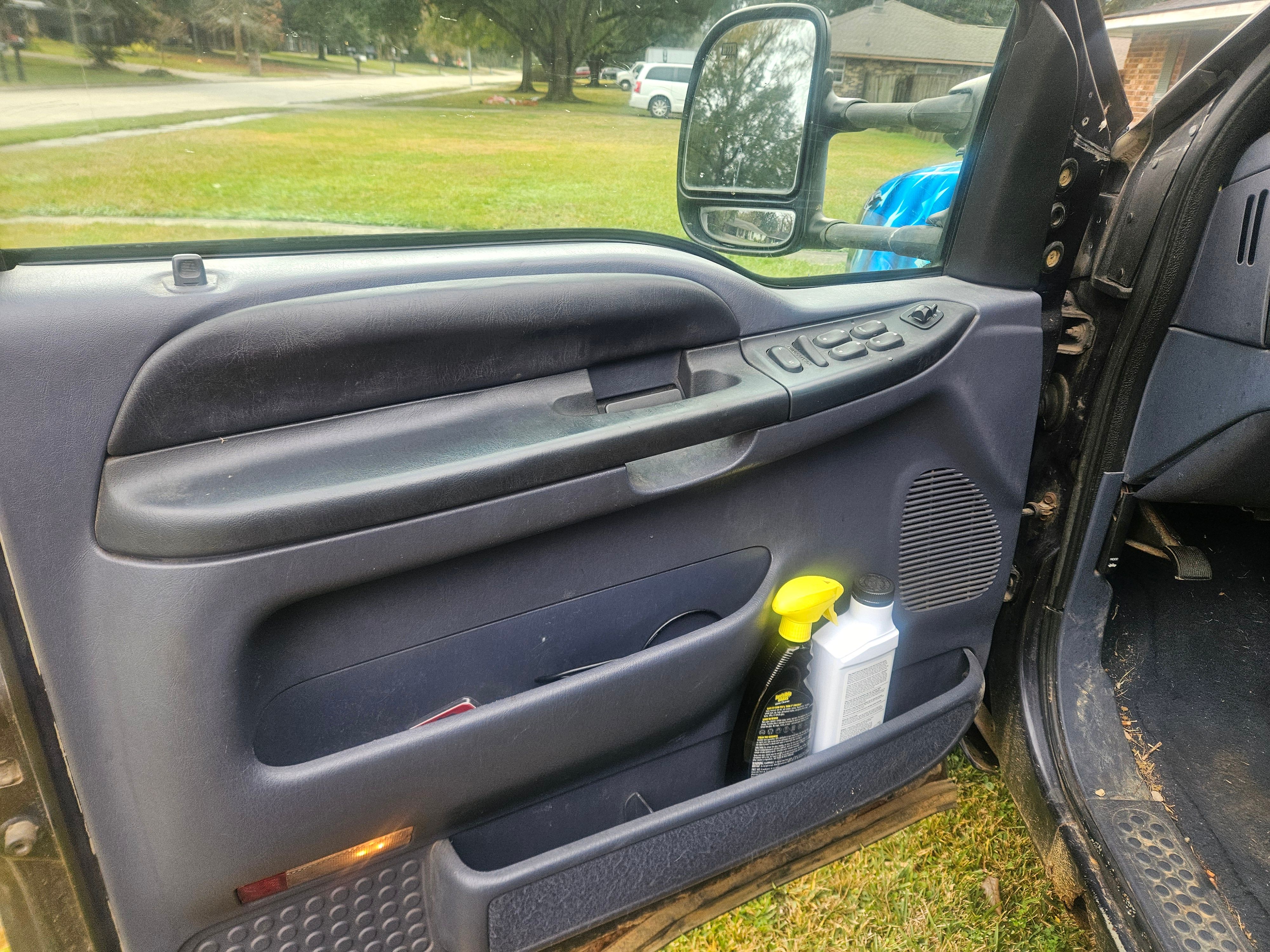 Used 2000 Ford Excursion XLT AWD/4WD image 24