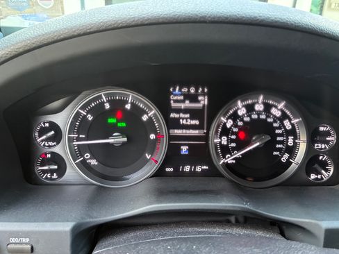 Used 2016 Toyota Land Cruiser image 10