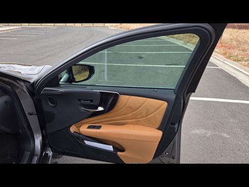 Used 2022 Lexus LS 500 AWD w/ Luxury Package image 9