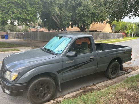 Used 2002 Toyota Tacoma 2WD Regular Cab image 11