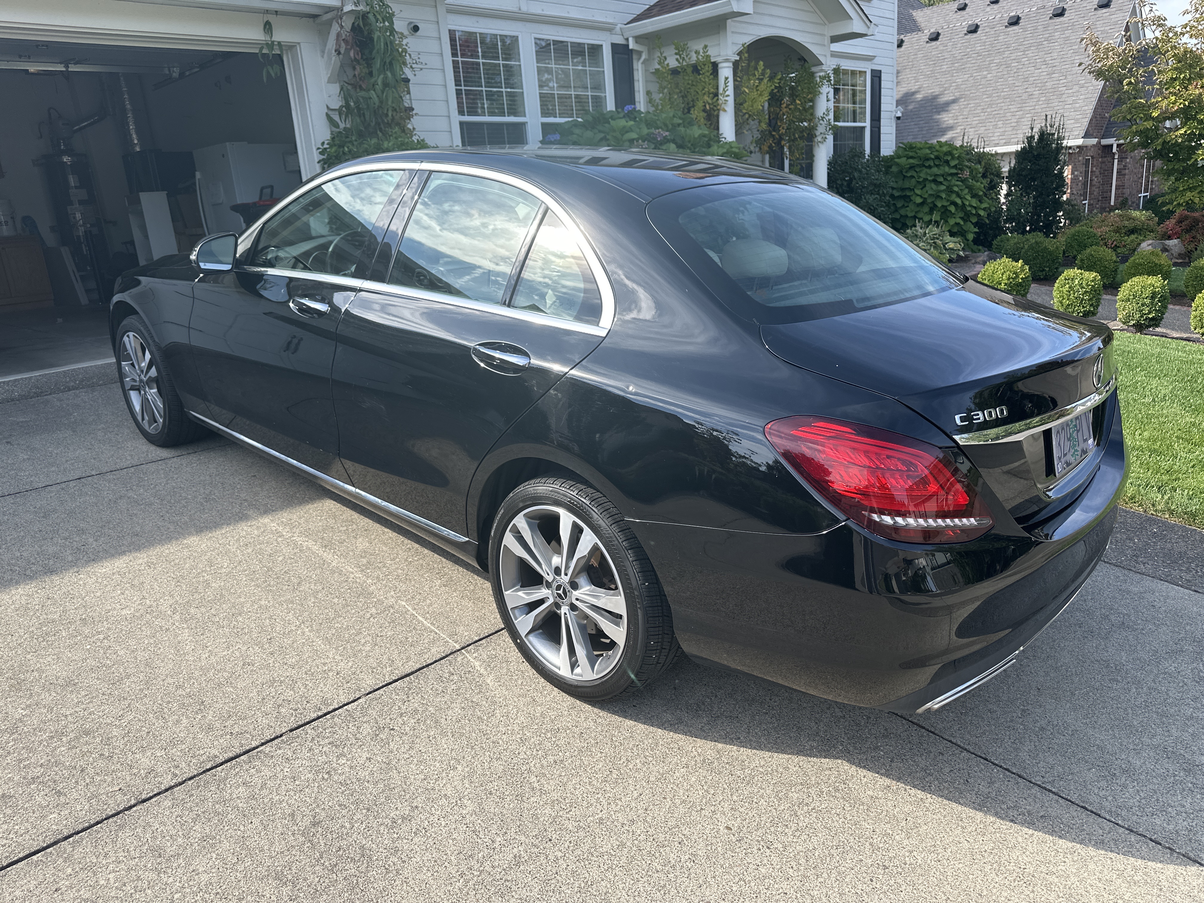 Used 2020 Mercedes-Benz C 300 4MATIC Sedan image 8