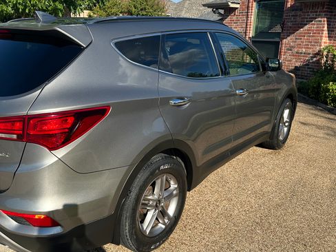 Used 2018 Hyundai Santa Fe Sport w/ 2.4L Value Package 02 FWD image 10