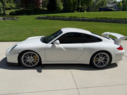Used 2010 Porsche 911 GT3 RWD image 17