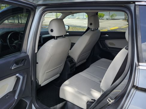 Used 2018 Volkswagen Tiguan SE FWD image 9