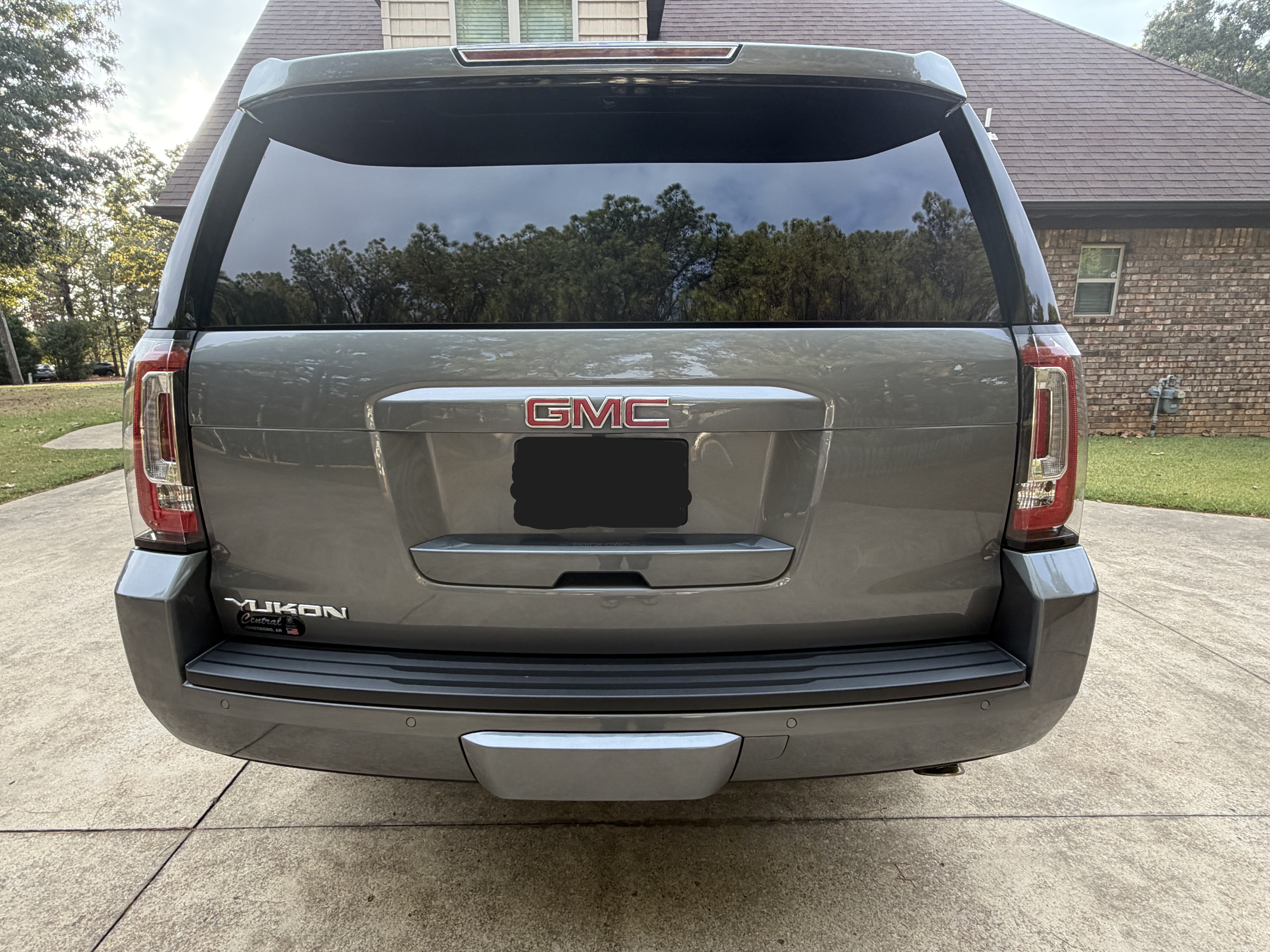 Used 2020 GMC Yukon SLT w/ Premium Edition RWD image 5