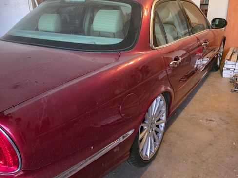 Used 2005 Jaguar XJ8 image 6