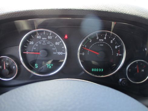 Used 2012 Jeep Wrangler Sport AWD/4WD image 23