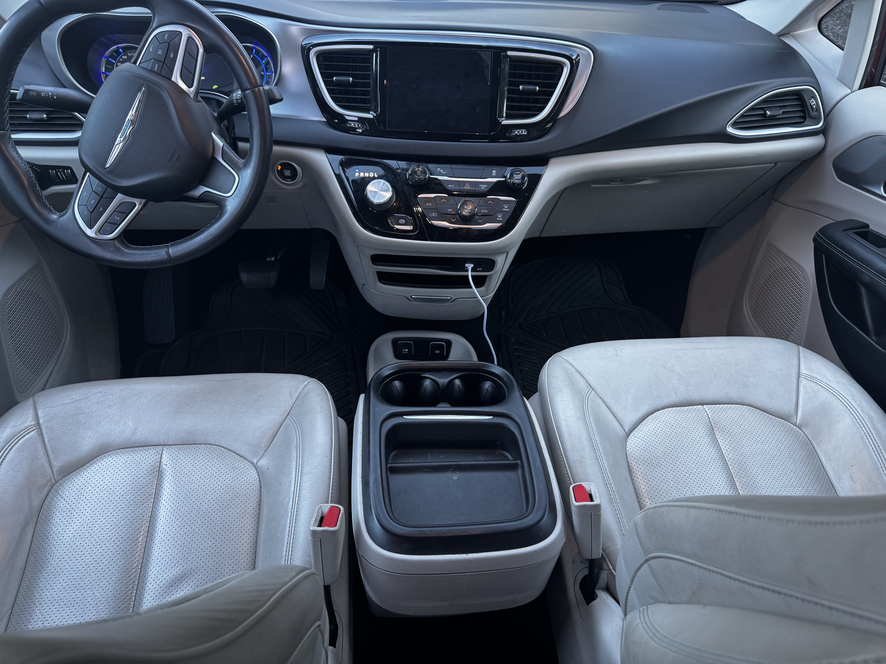 Used 2018 Chrysler Pacifica Touring-L FWD image 8