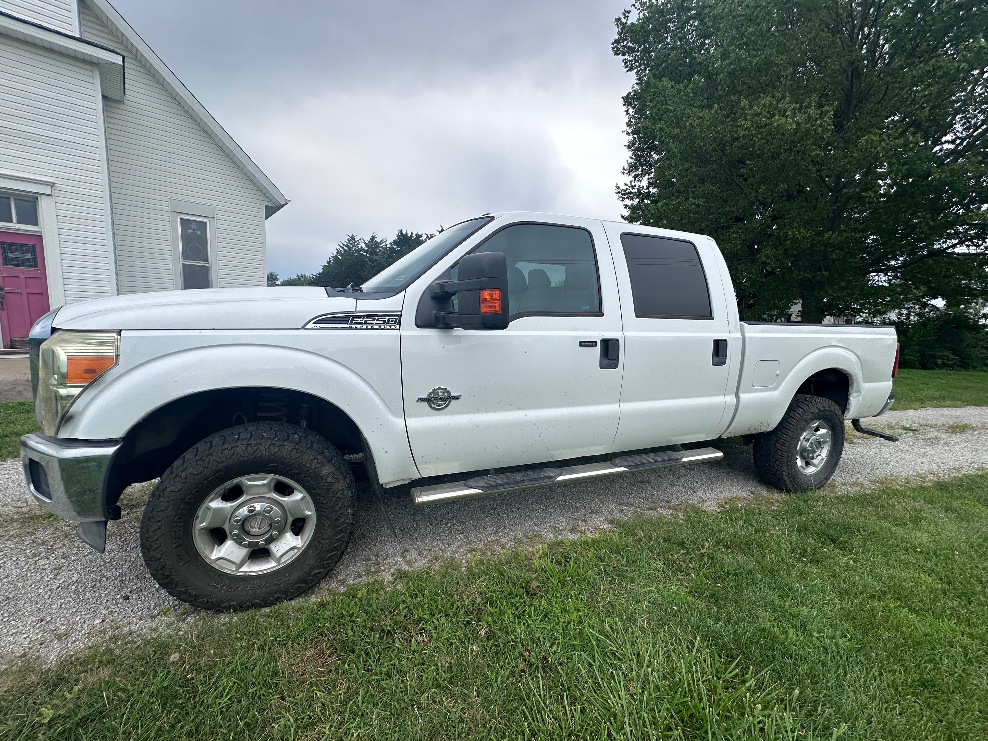 Used 2011 Ford F250 XLT w/ XLT Interior Pkg AWD/4WD image 1