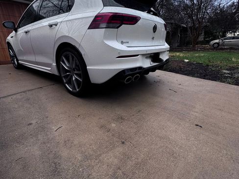 Used 2024 Volkswagen Golf R image 8