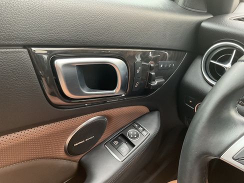 Used 2015 Mercedes-Benz SLK 250 image 25