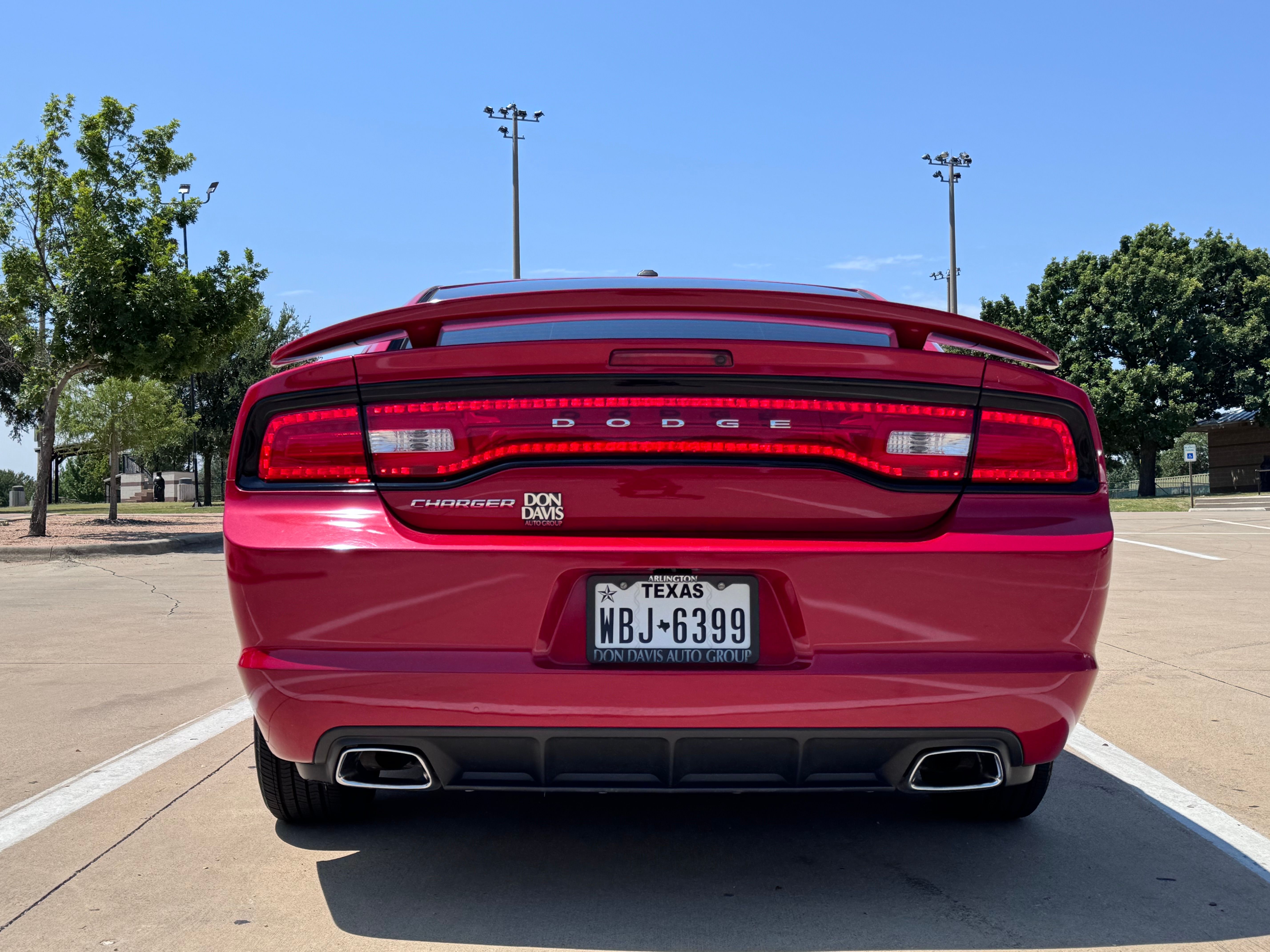 Used 2012 Dodge Charger SE w/ Connectivity Group RWD image 9