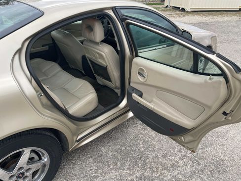 Used 2004 Pontiac Grand Prix GT2 w/ Leather Trim Pkg image 22