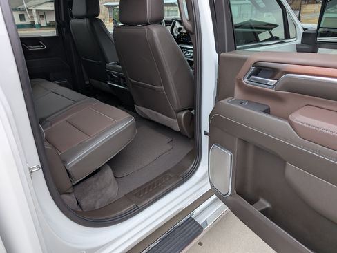 Used 2025 GMC Sierra 2500 Denali image 15