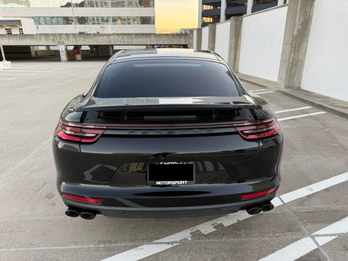 Used 2019 Porsche Panamera 4 image 6