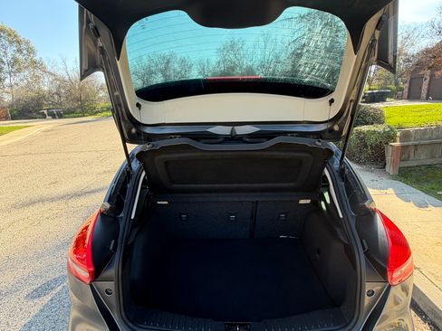 Used 2016 Ford Focus SE image 10