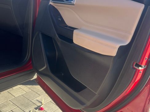 Used 2020 Ford Explorer XLT w/ Equipment Group 202A image 13