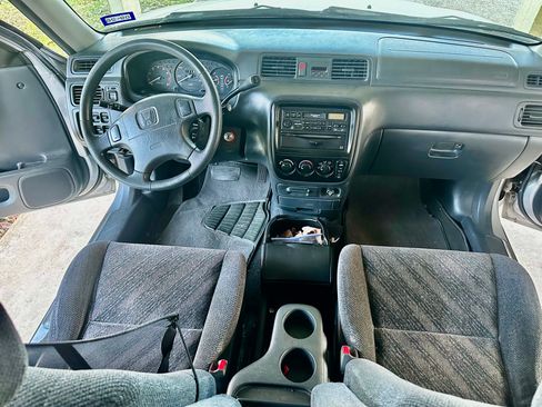 Used 2001 Honda CR-V LX image 6