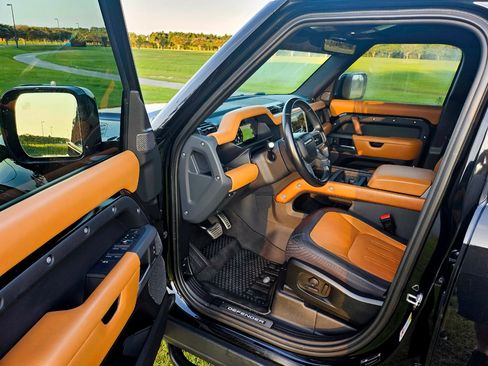 Used 2023 Land Rover Defender 110 X AWD/4WD image 12