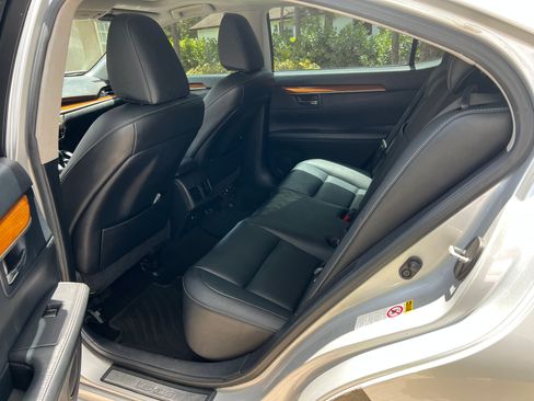 Used 2013 Lexus ES 300h w/ Premium Pkg FWD image 12