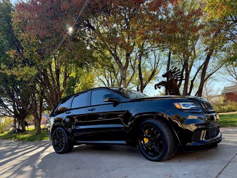 Used 2020 Jeep Grand Cherokee Trackhawk image 2