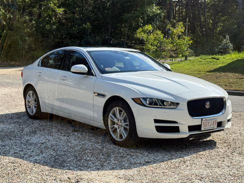 Used 2018 Jaguar XE Premium AWD/4WD image 9