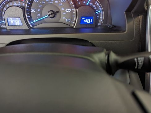 Used 2015 Toyota Camry LE image 6