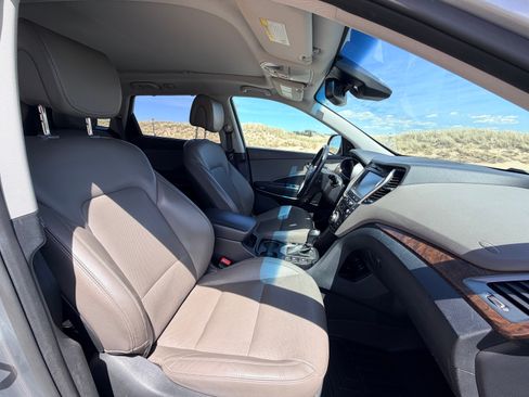 Used 2017 Hyundai Santa Fe Limited AWD/4WD image 11