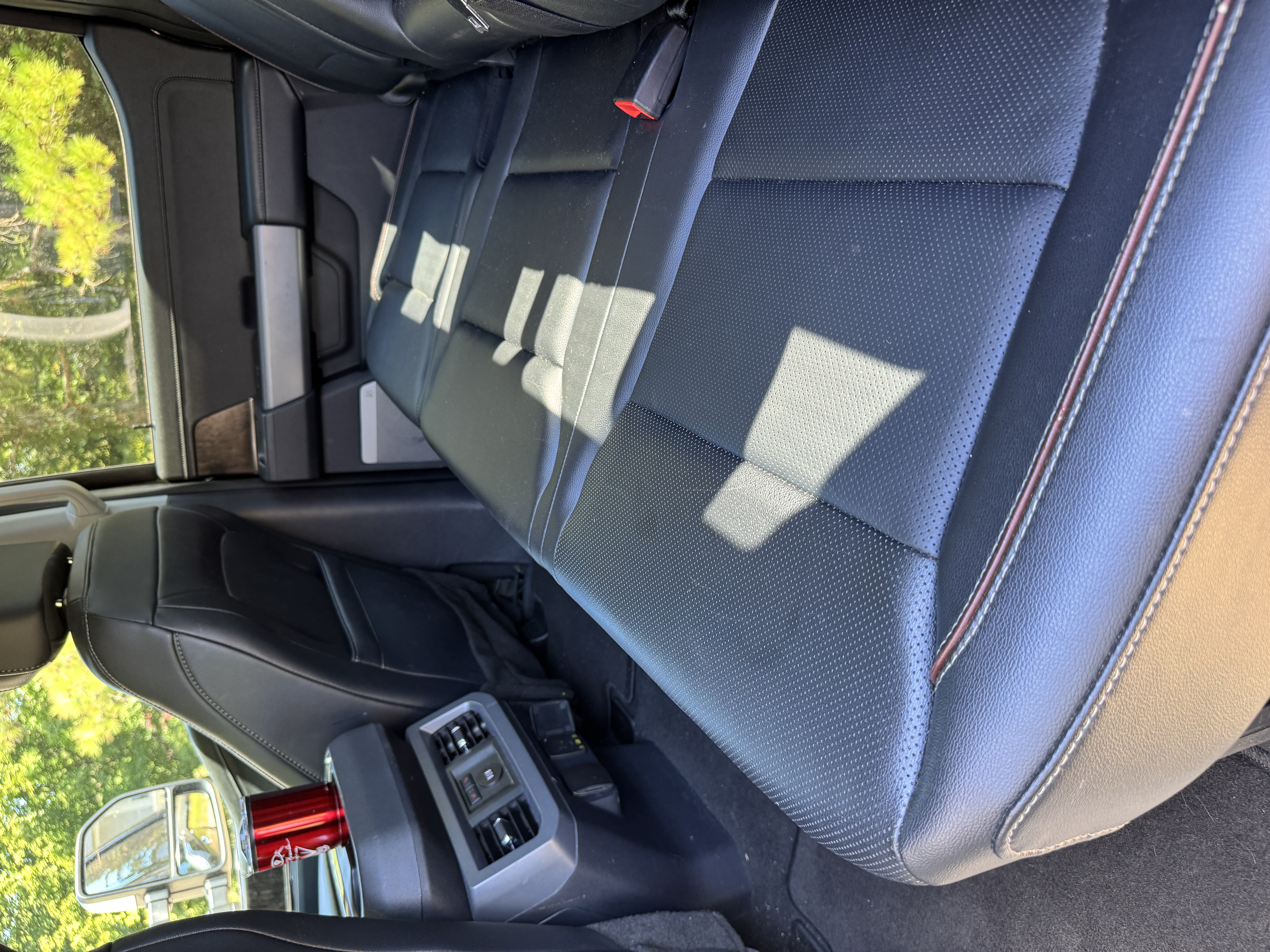 Used 2024 Ford F350 Lariat w/ Lariat Ultimate Package AWD/4WD image 10