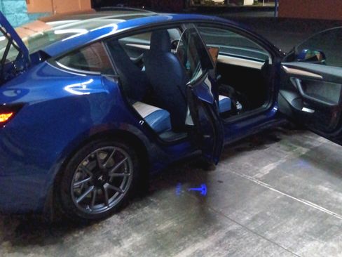 Used 2023 Tesla Model 3 Standard Range image 5