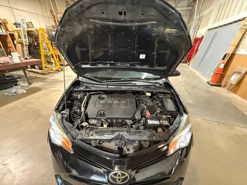 Used 2018 Toyota Corolla LE FWD image 16