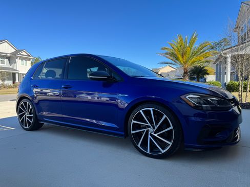 Used 2019 Volkswagen Golf 4-Door image 2