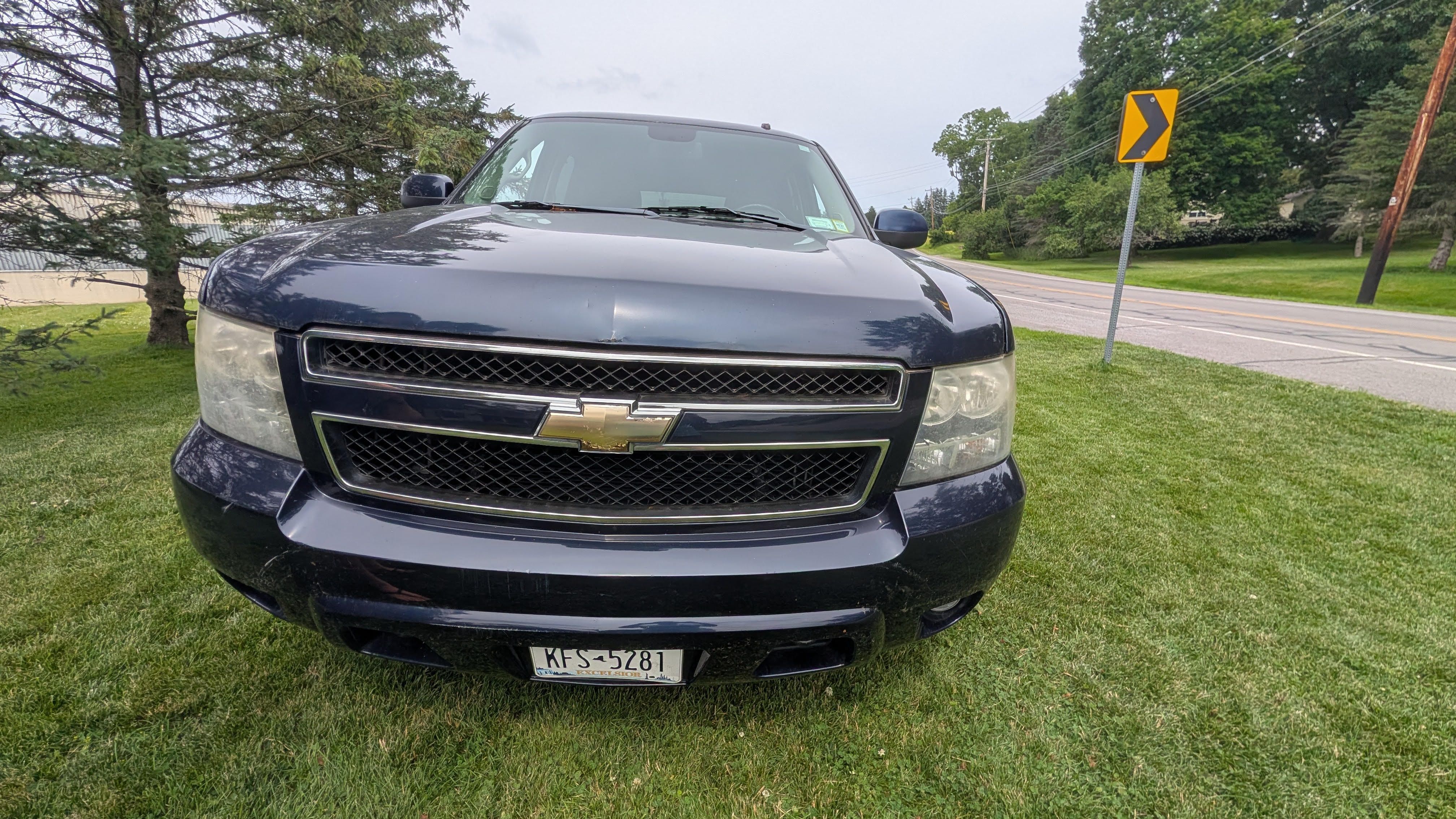 Used 2009 Chevrolet Tahoe LT w/ Convenience Package AWD/4WD image 1