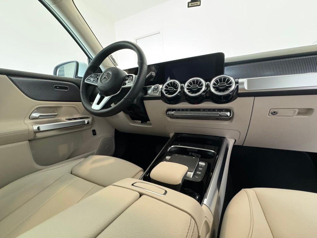 Used 2022 Mercedes-Benz EQB 300 4MATIC image 12