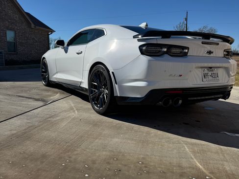Used 2021 Chevrolet Camaro ZL1 image 9