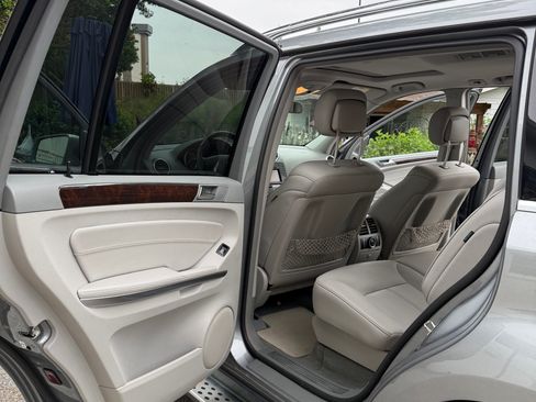 Used 2012 Mercedes-Benz GL 450 4MATIC image 17