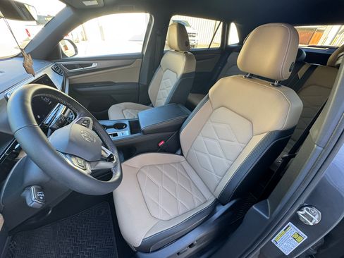 Used 2024 Volkswagen Atlas Cross Sport SE image 12