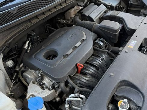 Used 2019 Kia Sorento LX image 9