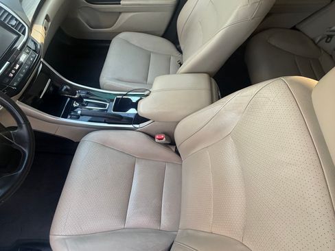 Used 2017 Honda Accord EX-L image 13