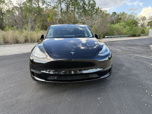 Used 2022 Tesla Model Y Long Range image 6