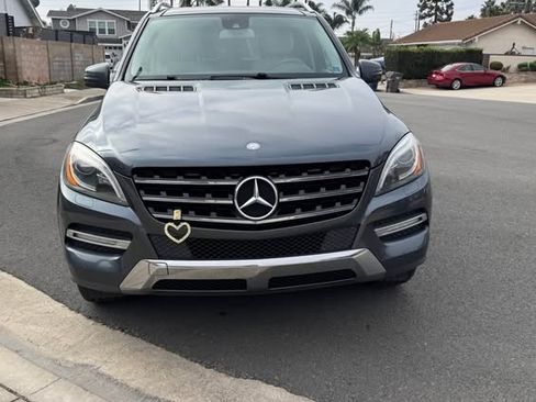 Used 2012 Mercedes-Benz ML 350 ML 350 4MATIC Sport Utility 4D image 2