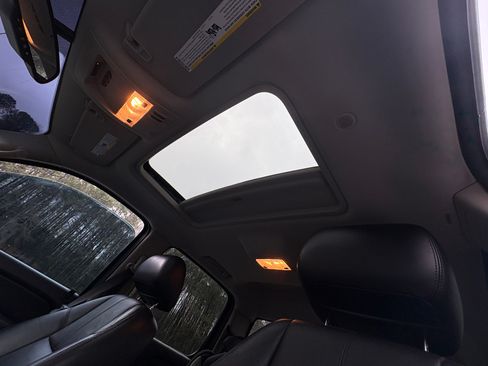 Used 2010 GMC Sierra 1500 SLT w/ SLT Convenience Package image 8