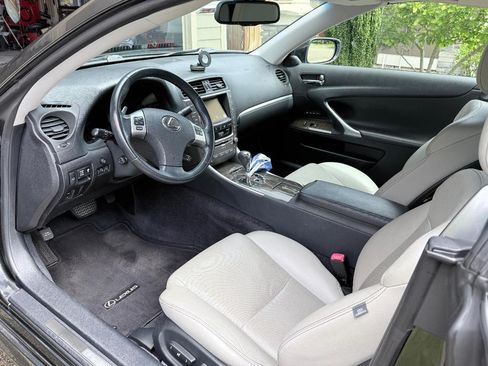Used 2011 Lexus IS 350C w/ Luxury Pkg RWD image 12