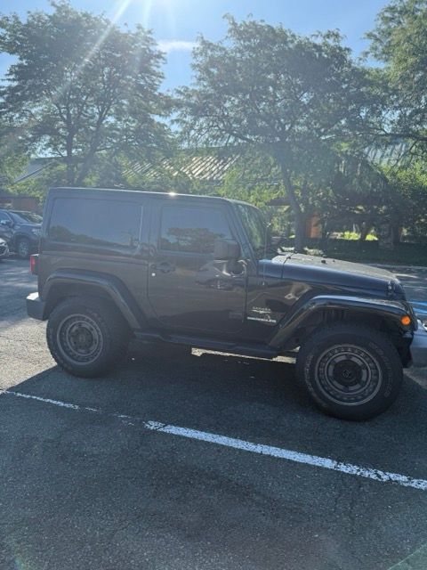 Used 2015 Jeep Wrangler Sahara w/ Connectivity Group AWD/4WD image 12