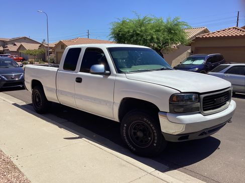 Used 2001 GMC Sierra 1500 4x4 Extended Cab w/ Convenience Plus Group image 1