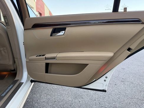 Used 2011 Mercedes-Benz S 550 image 19
