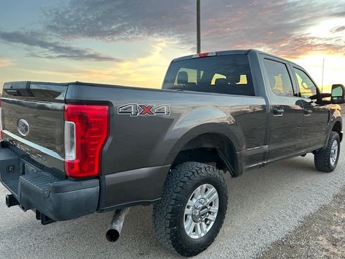 Used 2018 Ford F250 XLT image 8