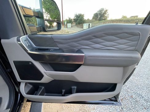 Used 2025 Ford F450 Platinum w/ Platinum Plus Package image 19