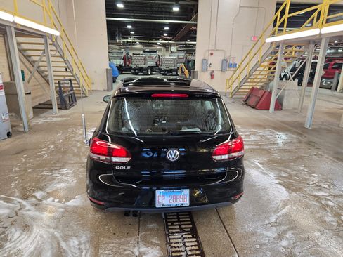 Used 2010 Volkswagen Golf 2-Door image 4