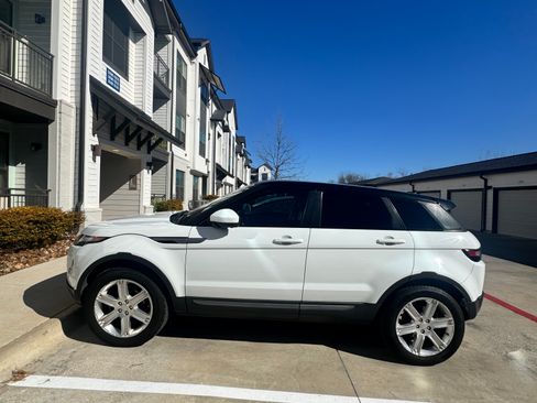 Used 2015 Land Rover Range Rover Evoque Pure Plus image 2